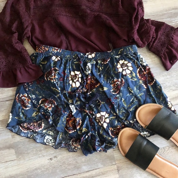 Abercrombie & Fitch Dresses & Skirts - 🌼Floral Soft Skort🌼